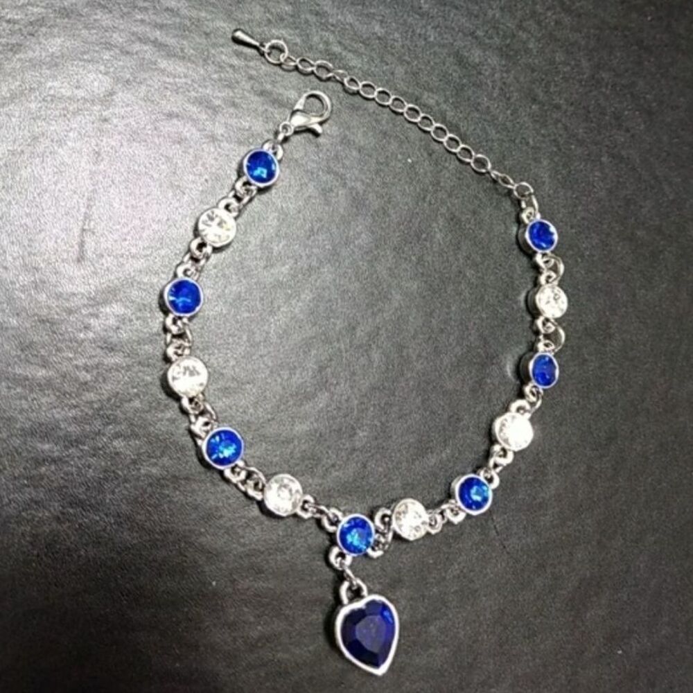 Silver tone blue crystal heart and rhinestones bracelet 7-9"
